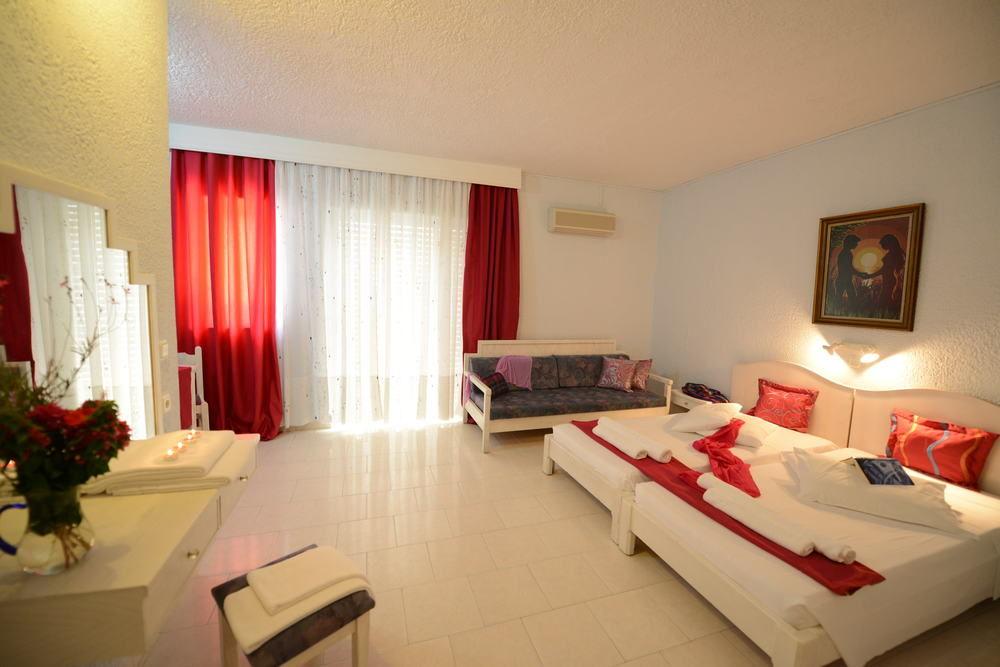 Golden Star Relax Hotel - Adults Only 16 Plus Tigkaki  Luaran gambar