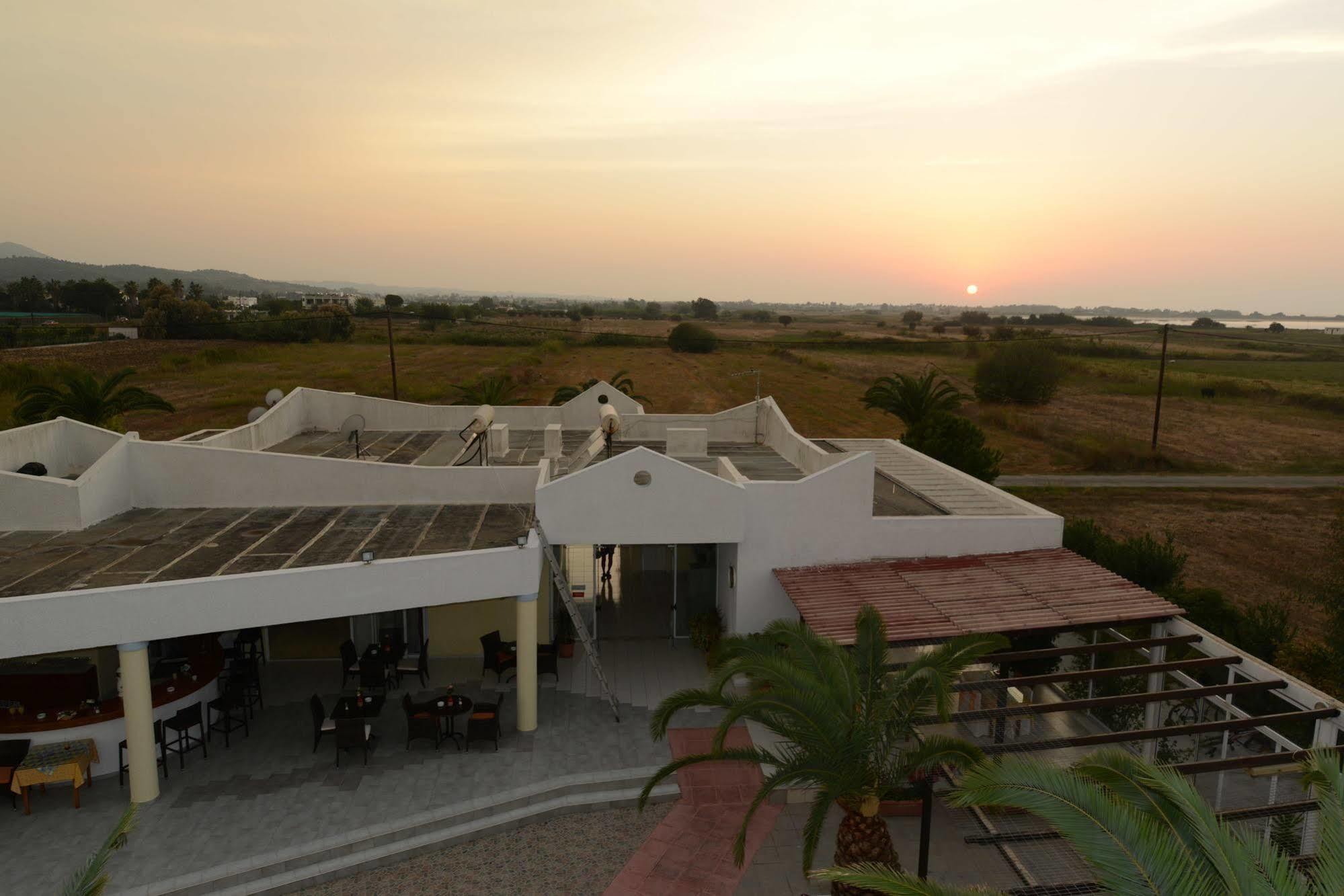 Golden Star Relax Hotel - Adults Only 16 Plus Tigkaki  Luaran gambar