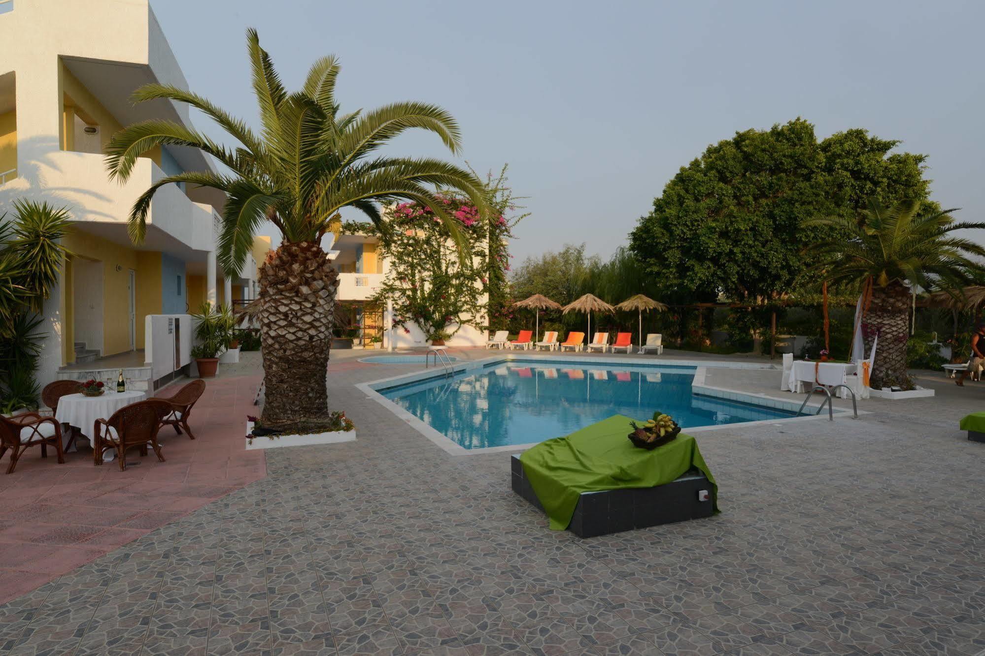 Golden Star Relax Hotel - Adults Only 16 Plus Tigkaki  Luaran gambar